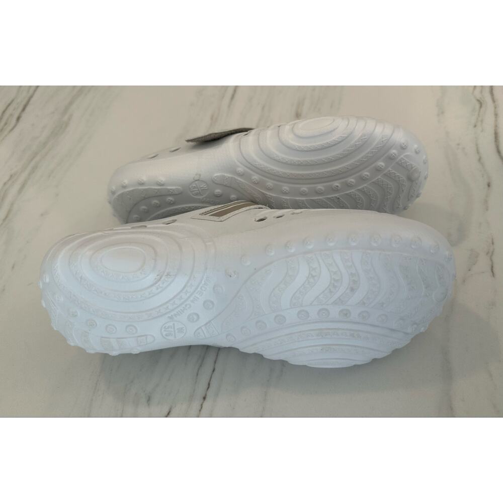 Hounds Footwear Women's Ultralites Clog Shoes White/Tan Size 5/6 NWT USA Dawgs - Picture 7 of 9